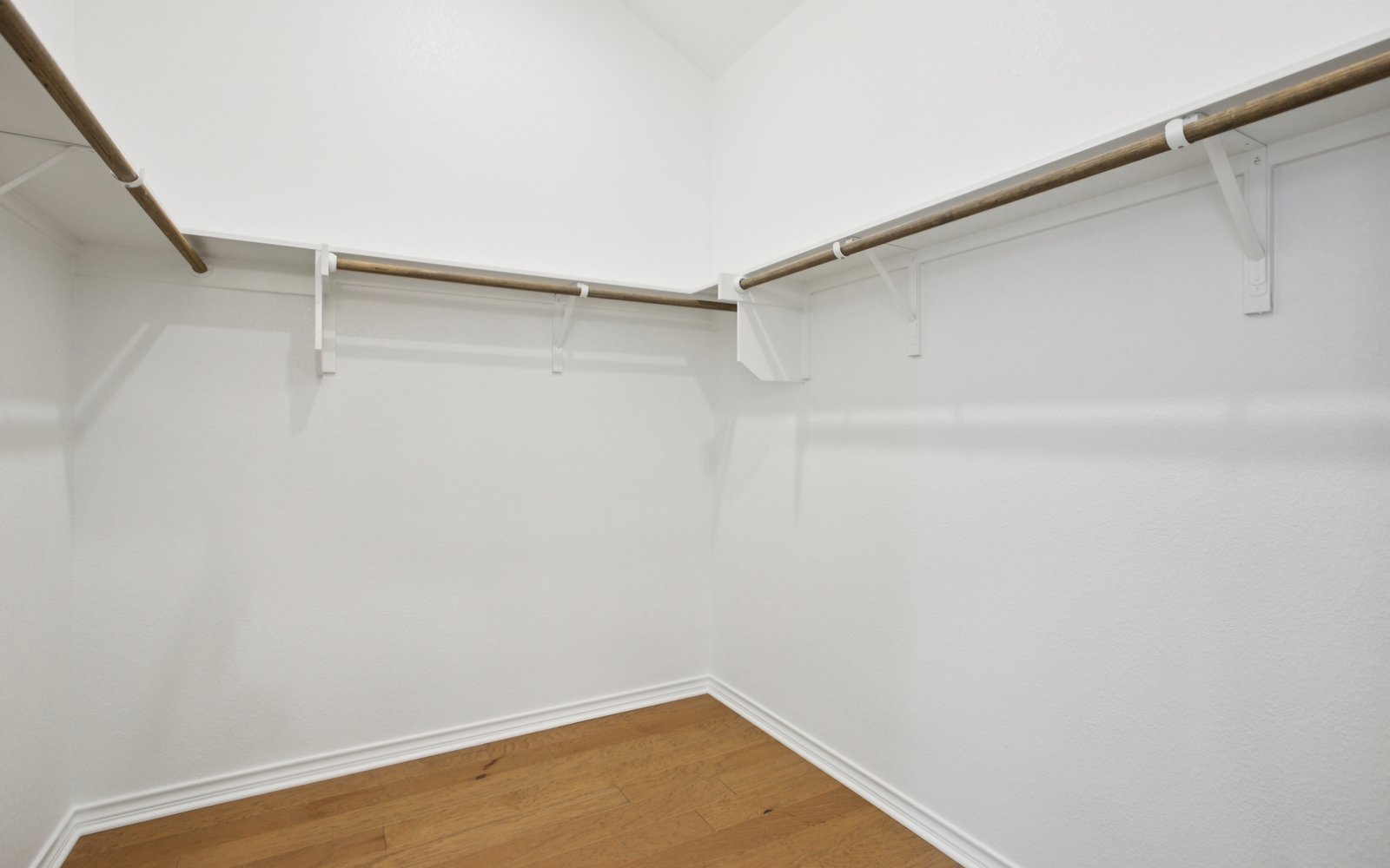 140 Stewart Dr Unit 102 Closet