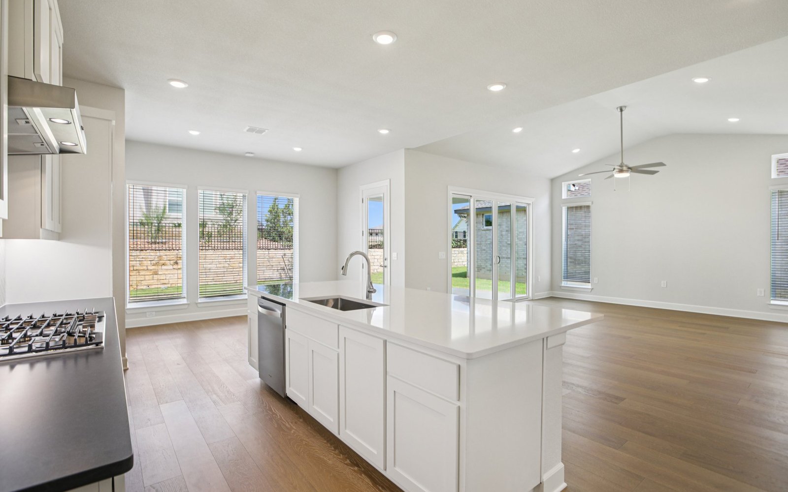 1520 Dancing Oak Lane Kitchen