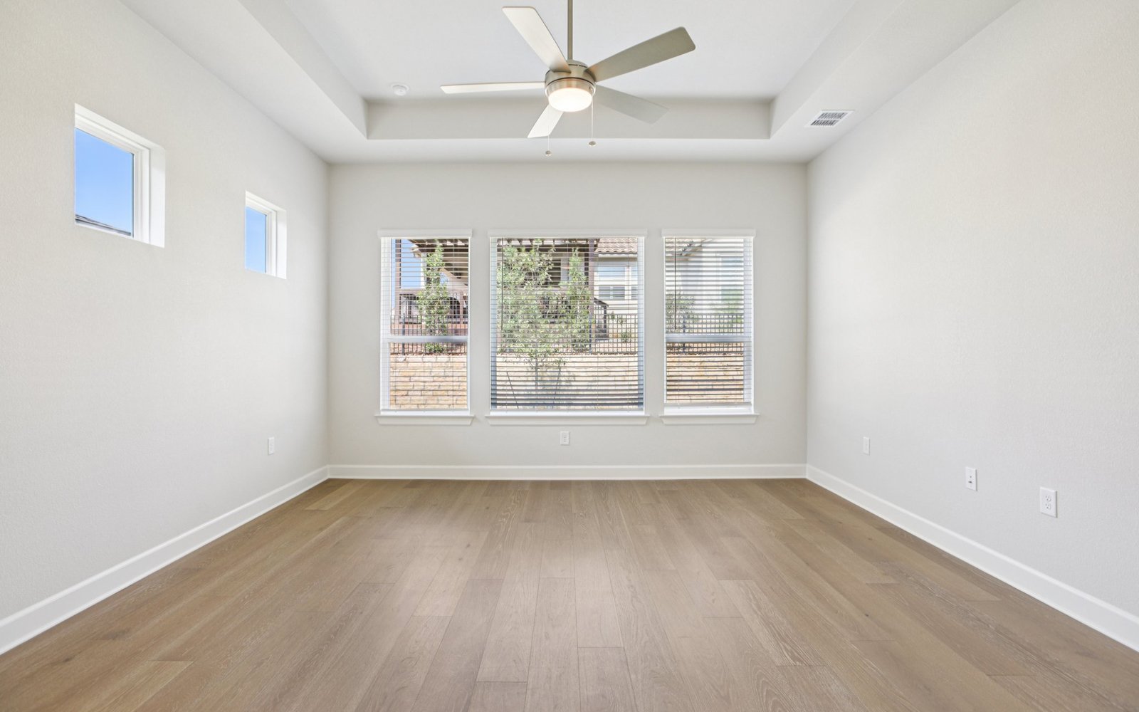 1520 Dancing Oak Lane Room