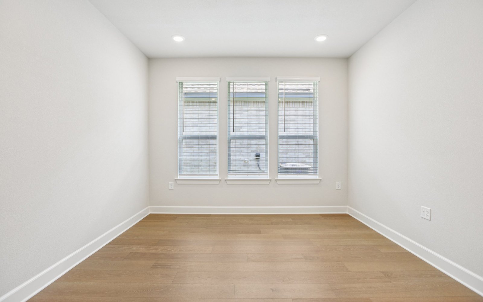 1520 Dancing Oak Lane Room