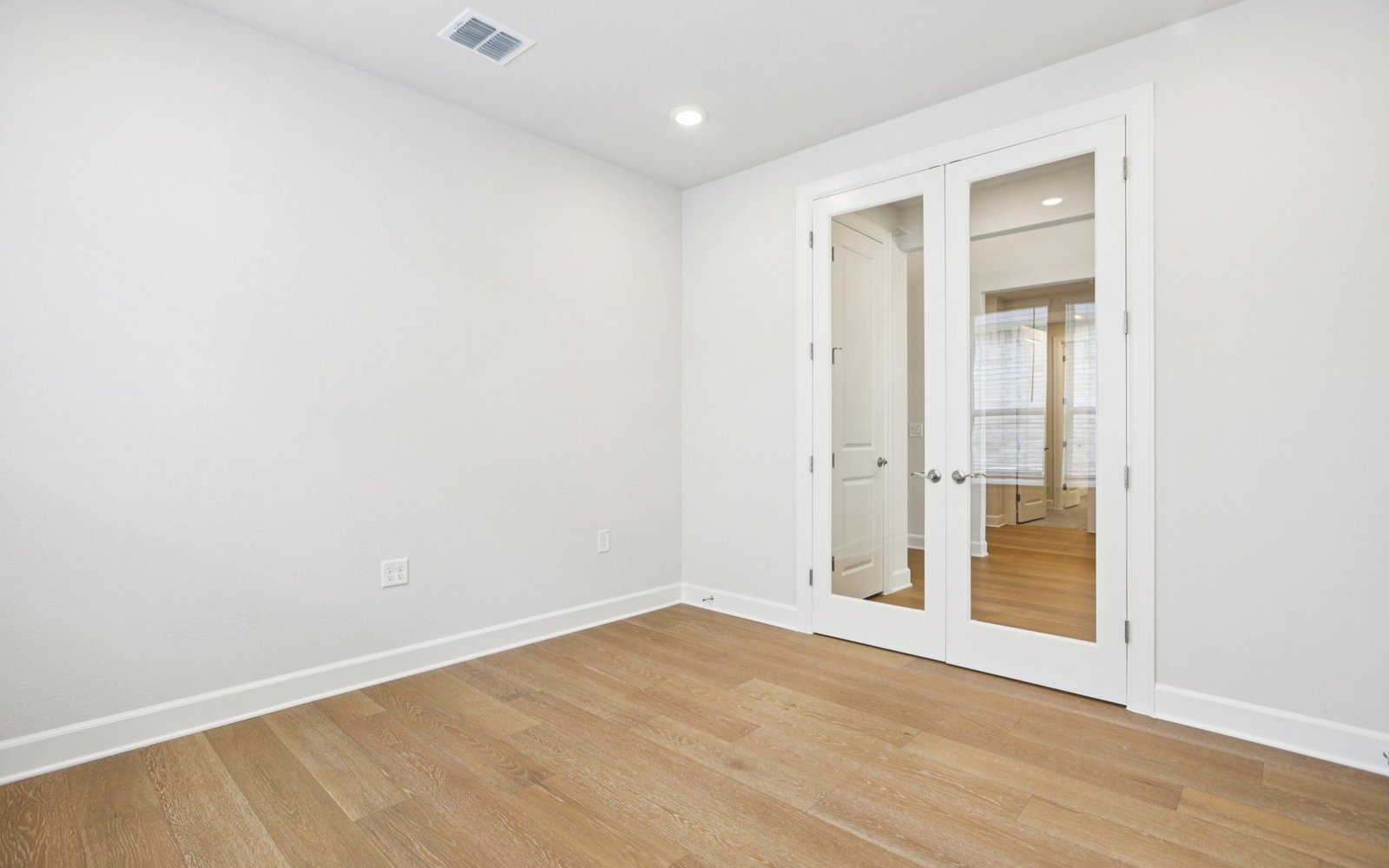 1520 Dancing Oak Lane Study