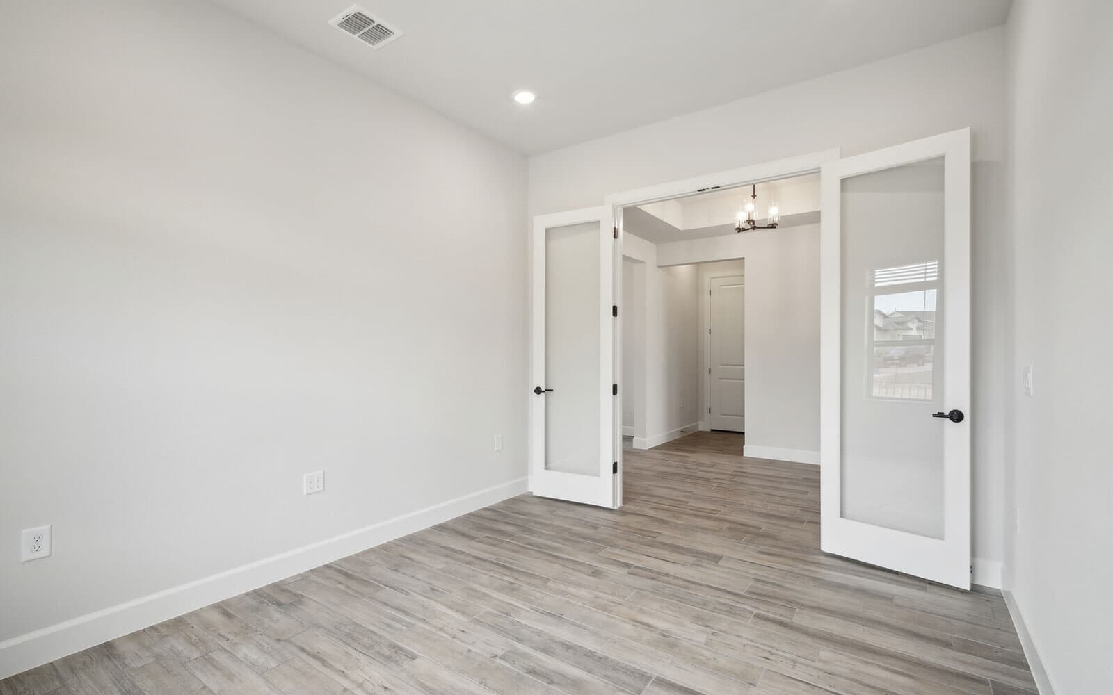 1532 Dancing Oak Bedroom