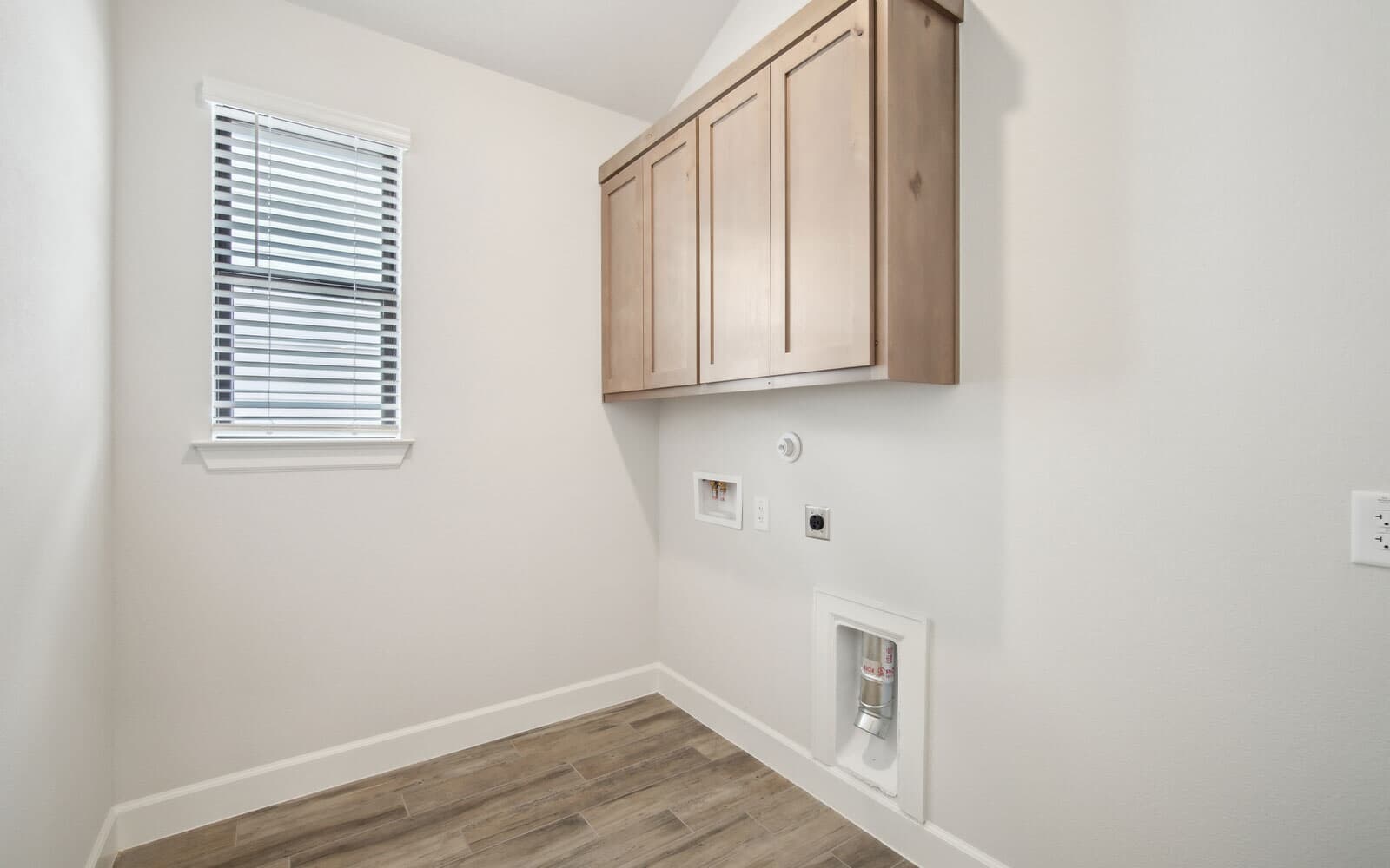 1532 Dancing Oak Utility Room
