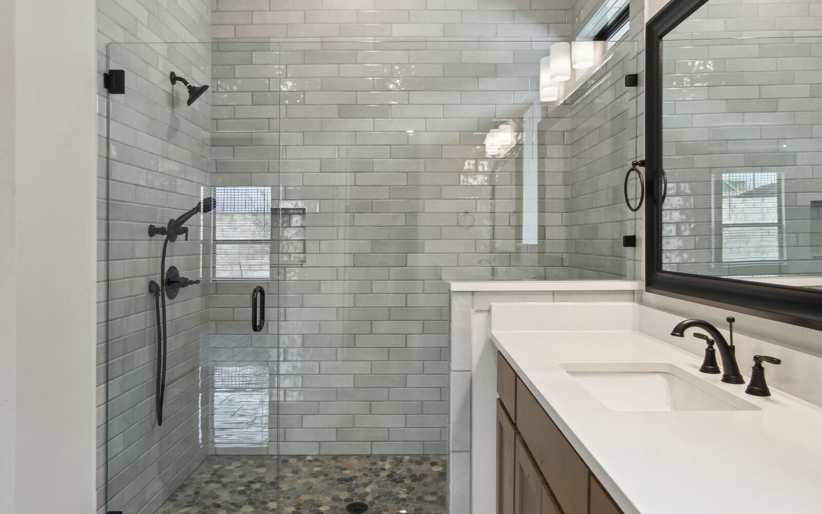 1532 Dancing Oak Bathroom