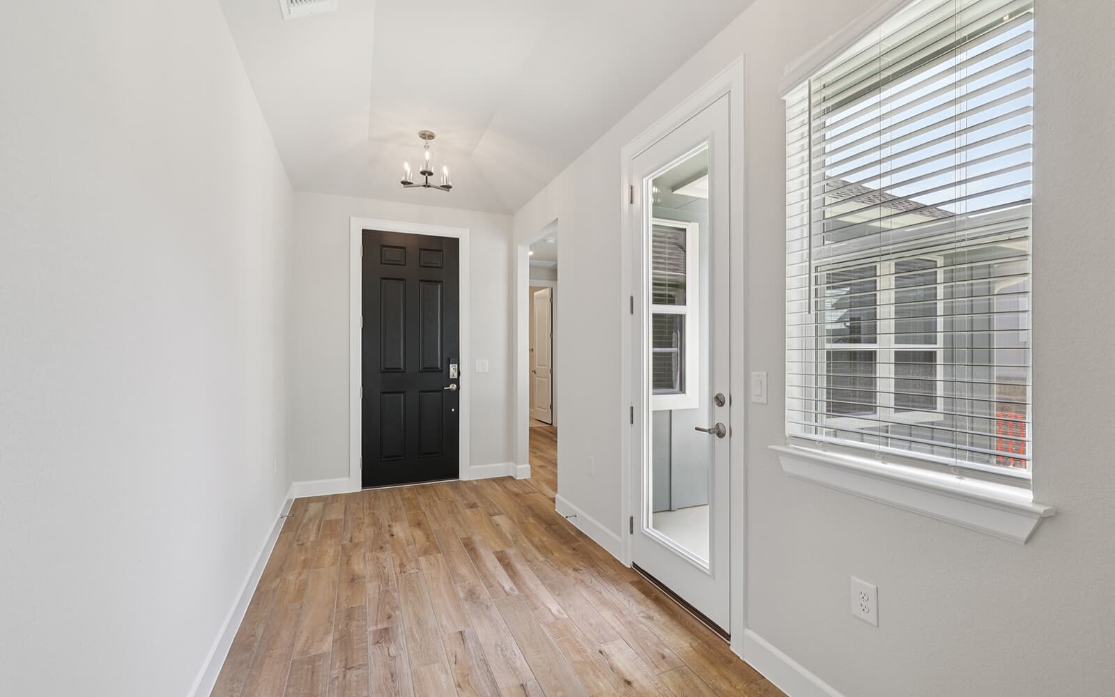 321 Sweeping Sage Lane Hallway