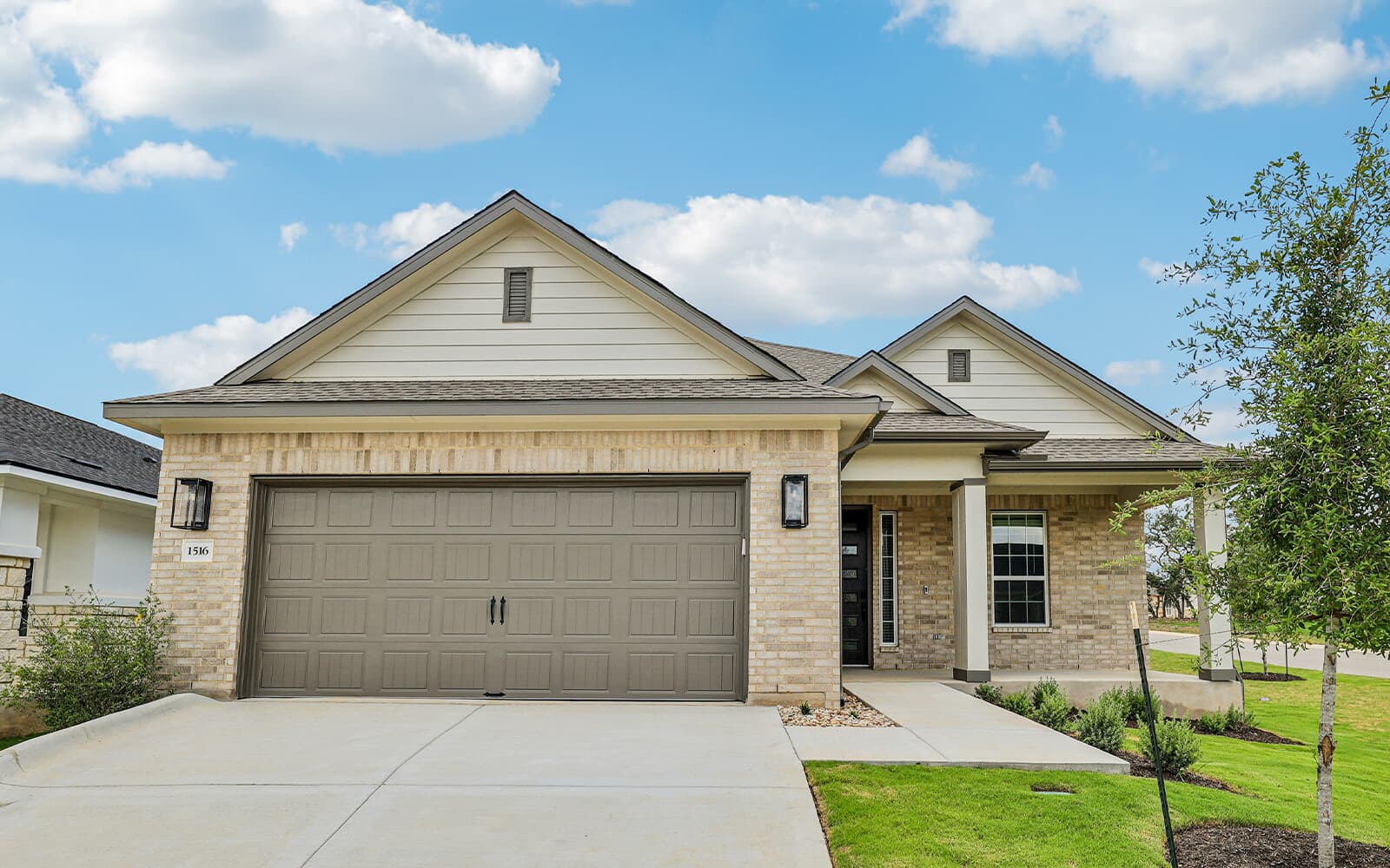 1516 Dancing Oak Lane