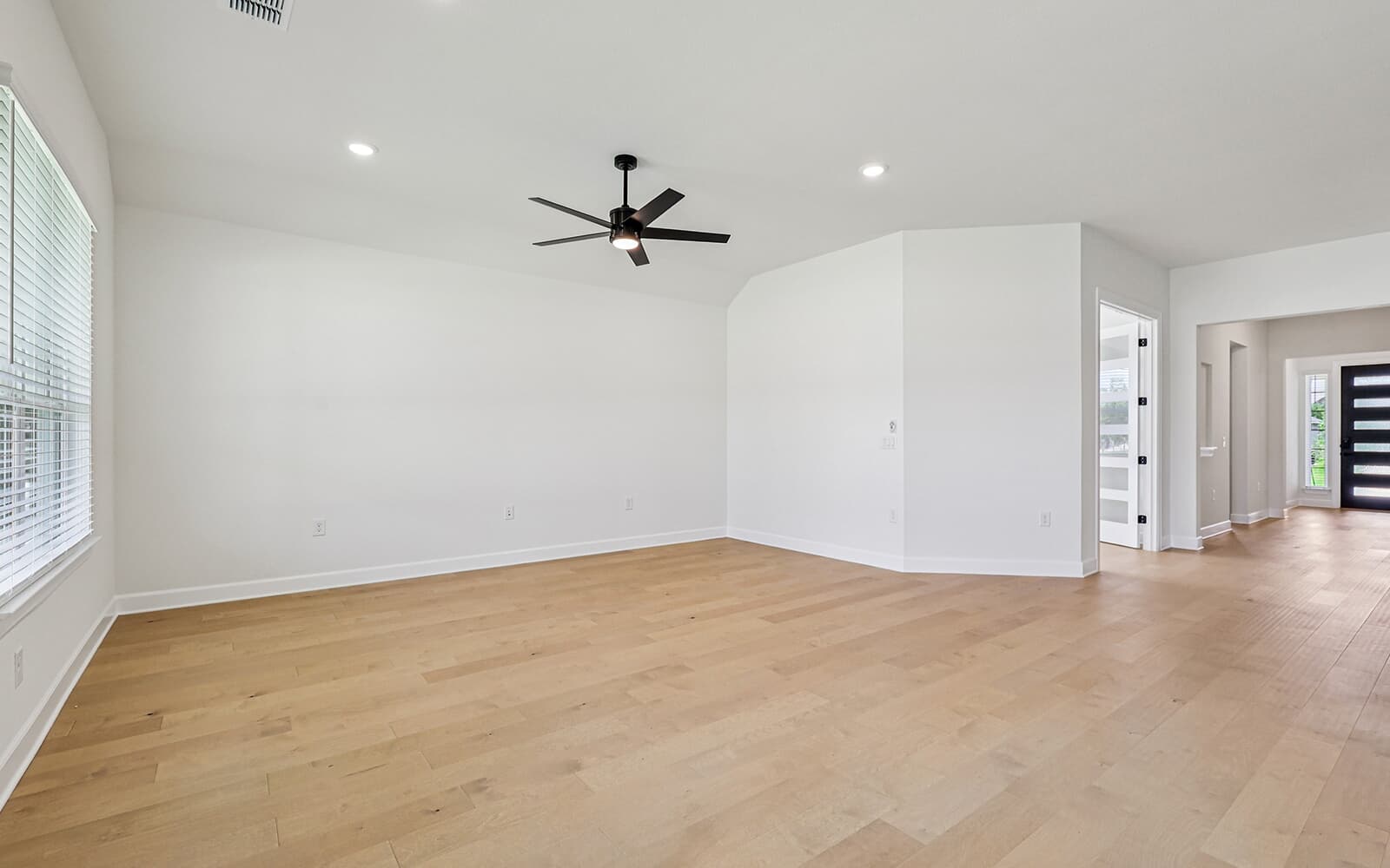 1516 Dancing Oak Lane