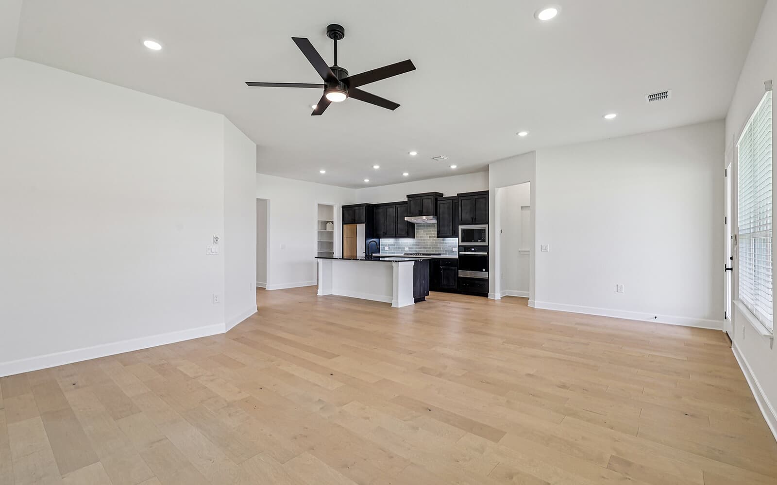 1516 Dancing Oak Lane