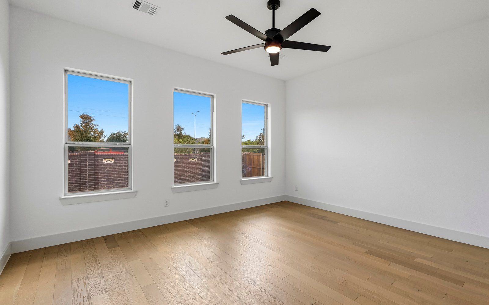 15213 Boxthorn Dr Room