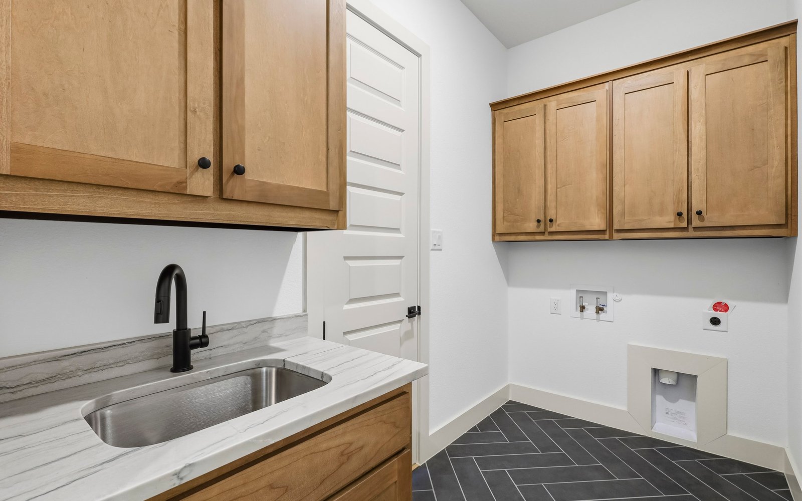 15213 Boxthorn Dr Laundry Room