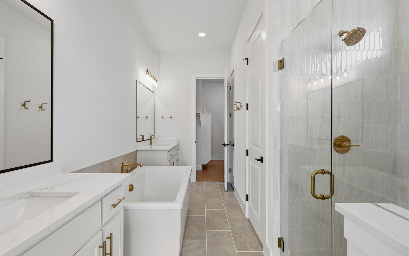 9168 Pavonia Lane Primary Bathroom