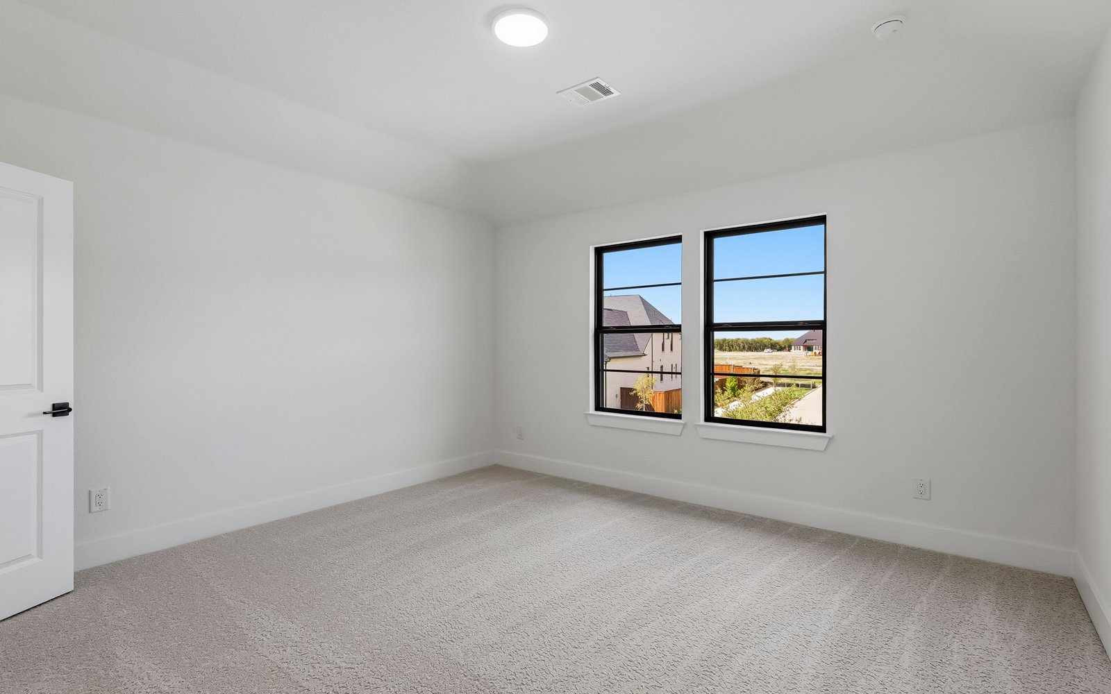 9168 Pavonia Lane Room