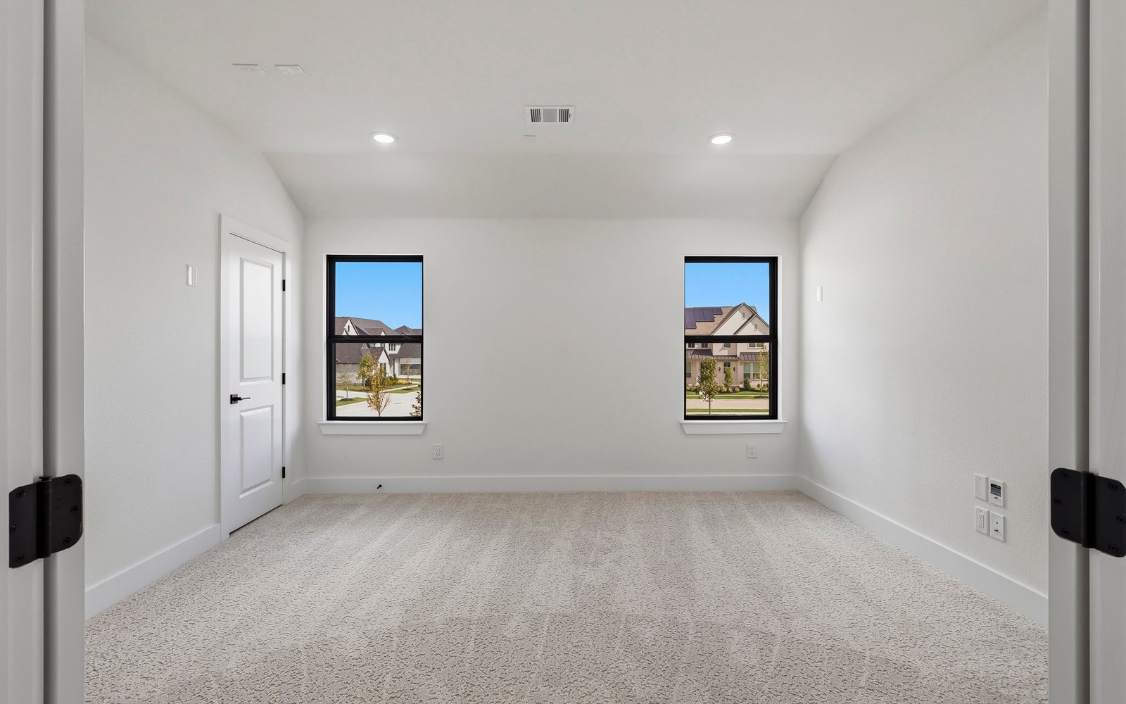 9168 Pavonia Lane Room