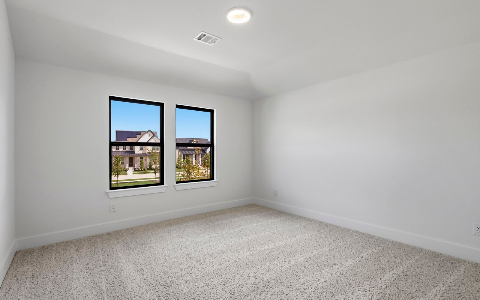 9168 Pavonia Lane Room