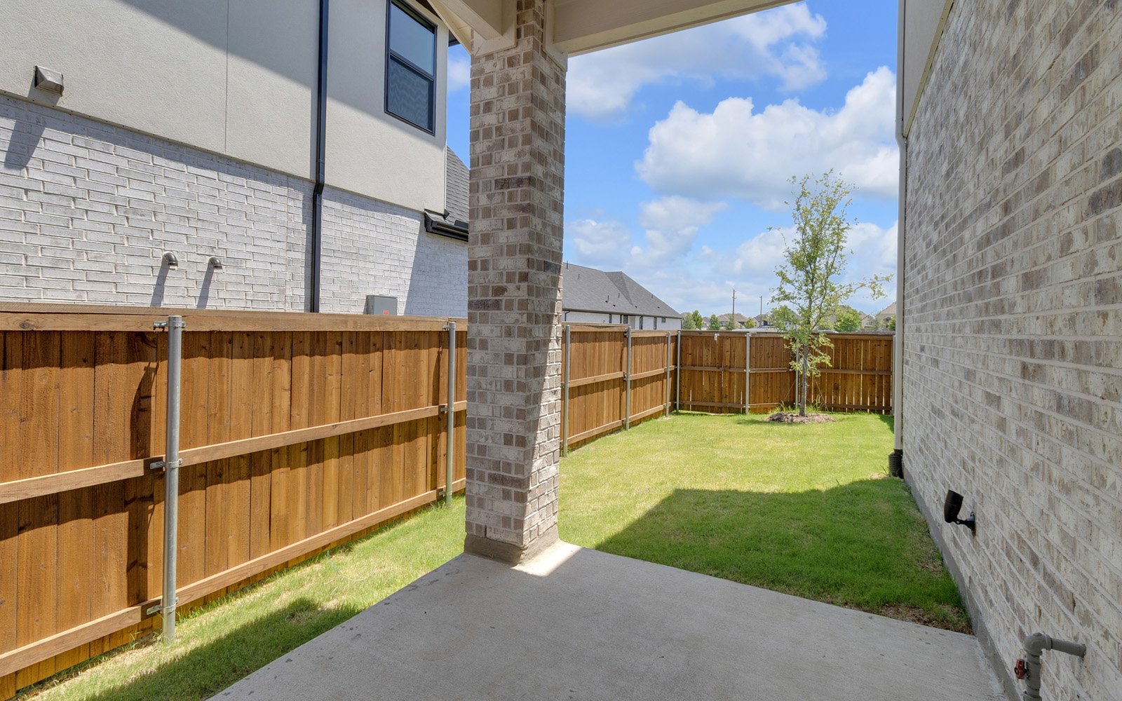 15521 Swallowtail Back Patio