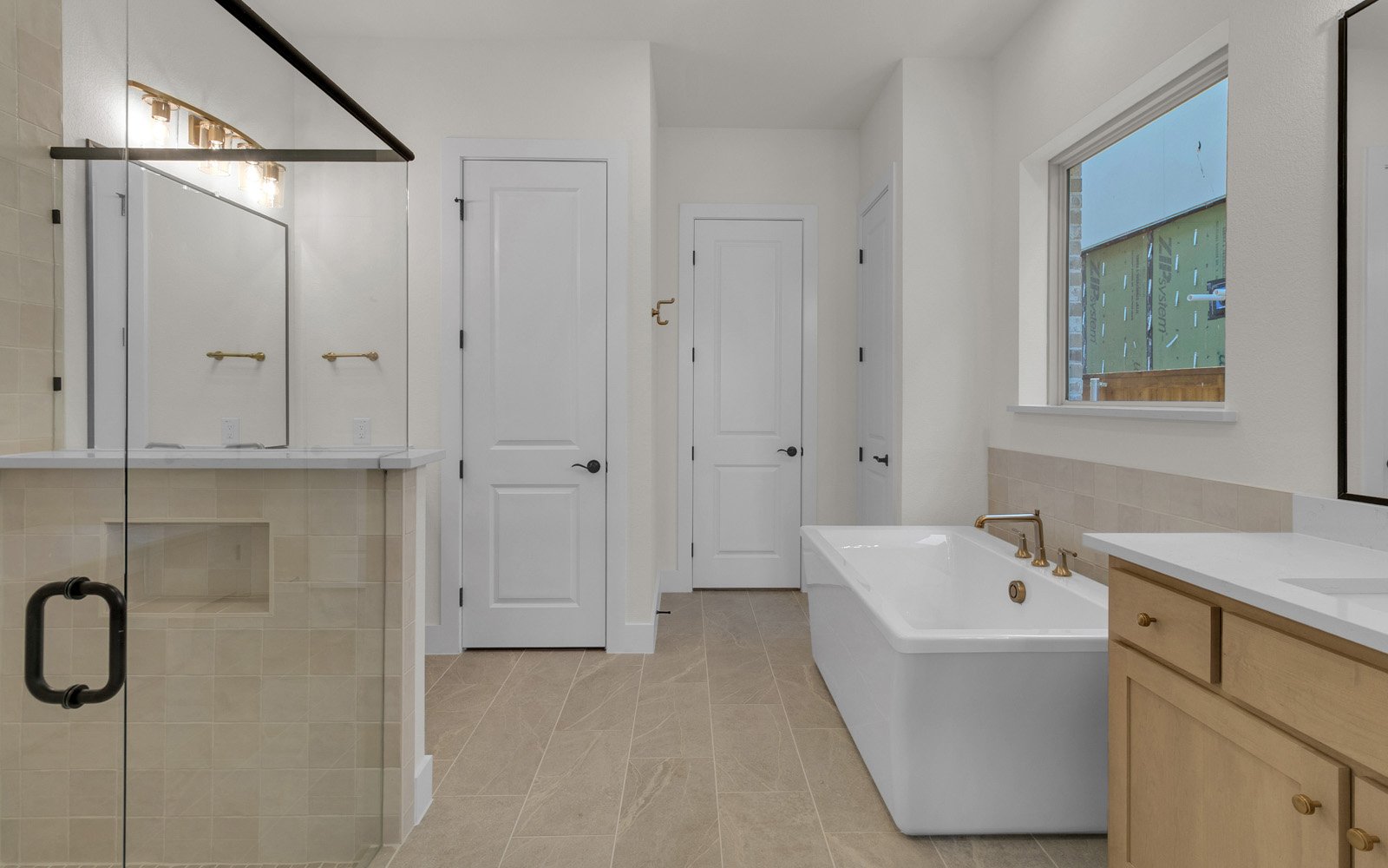 15521 Swallowtail Bathroom