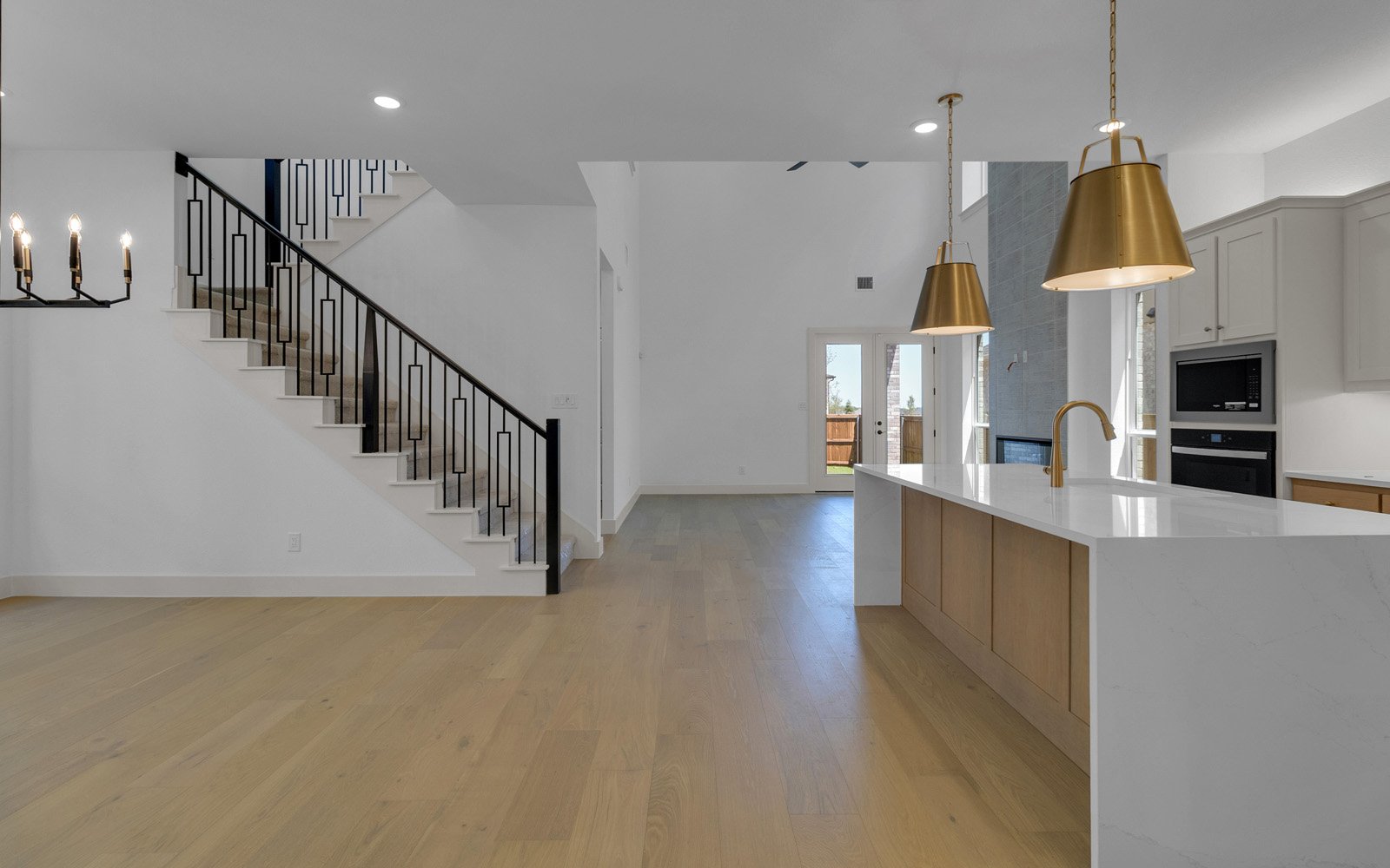 15540 Swallowtail St Kitchen