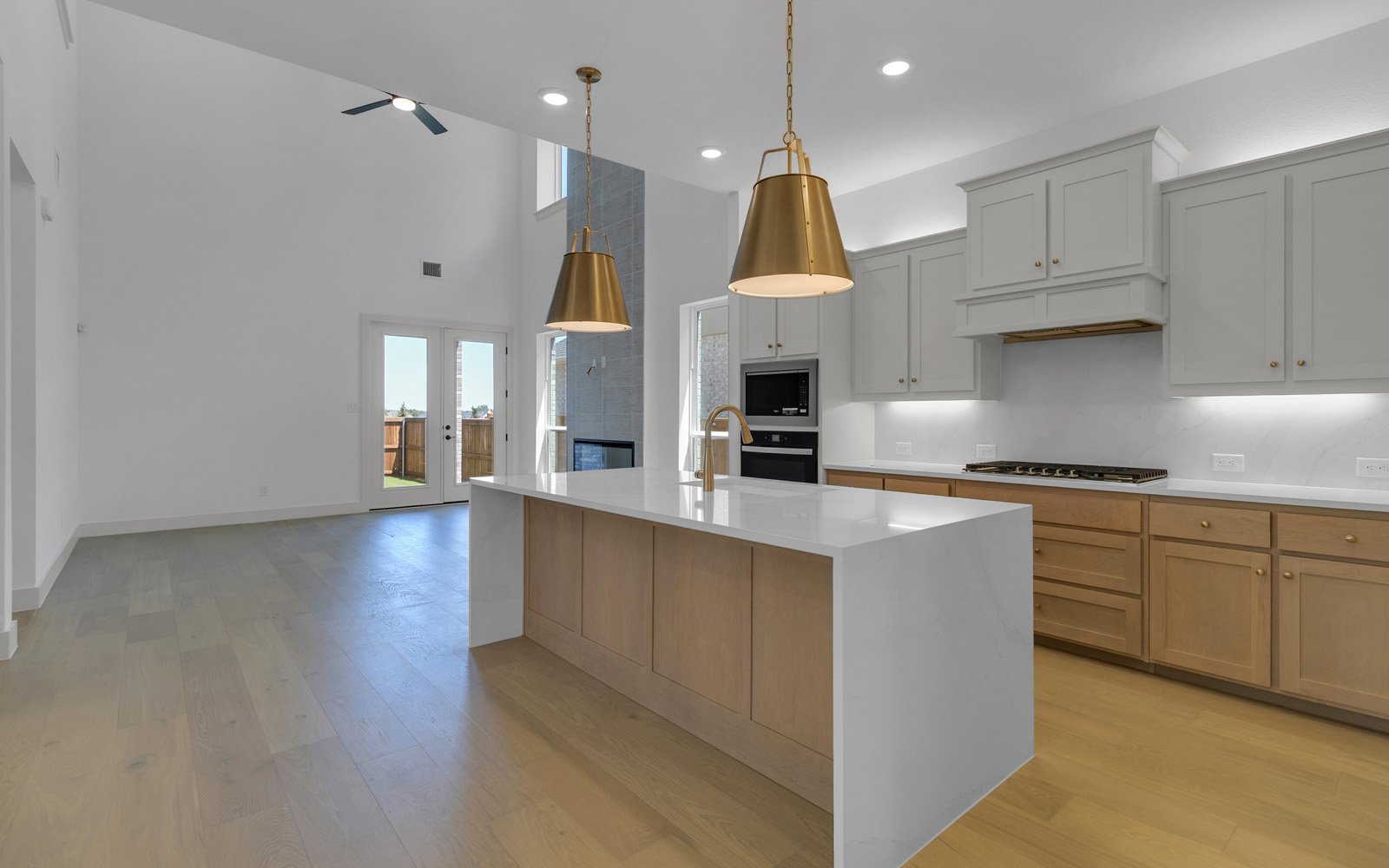 15540 Swallowtail St Kitchen
