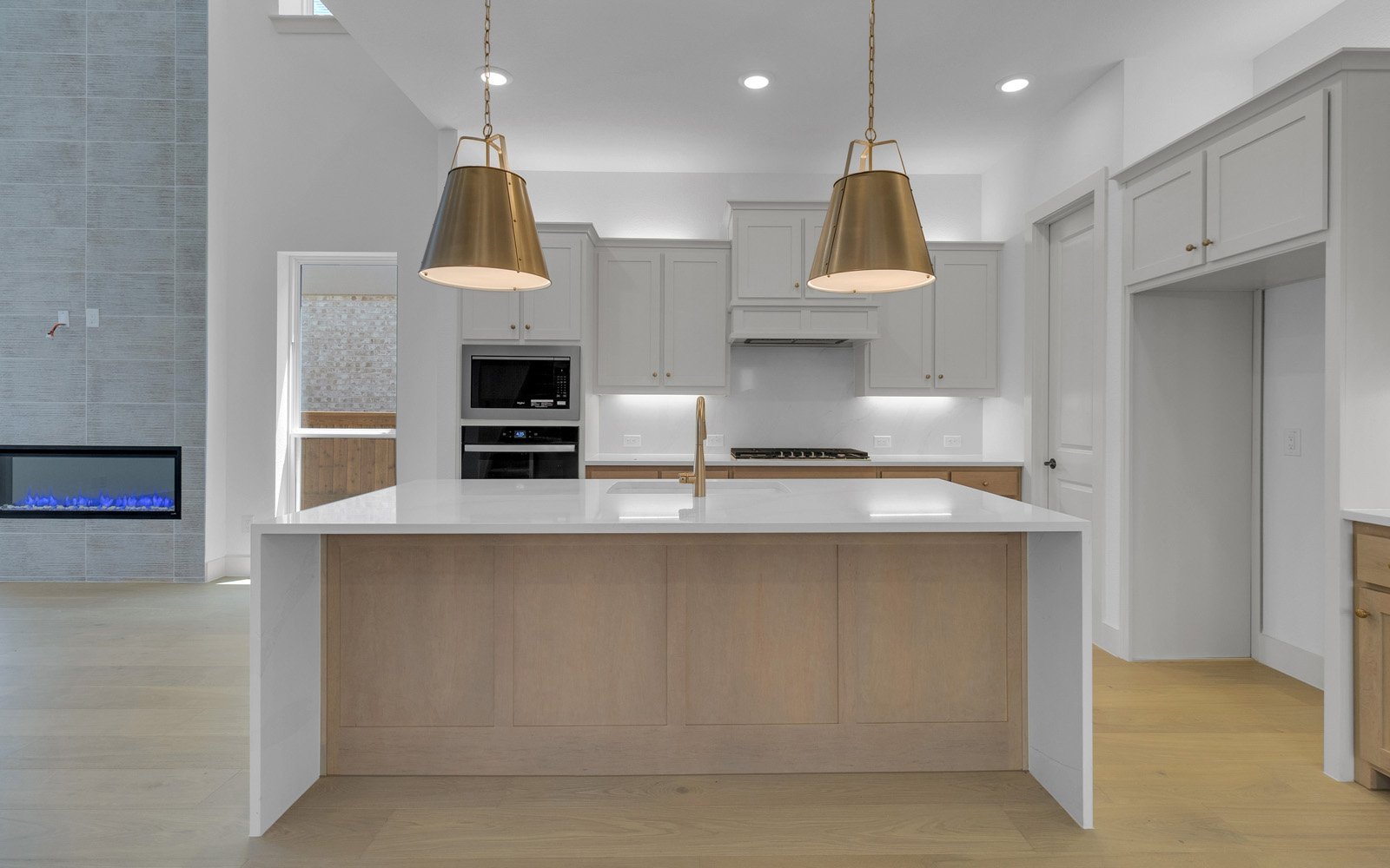 15540 Swallowtail St Kitchen