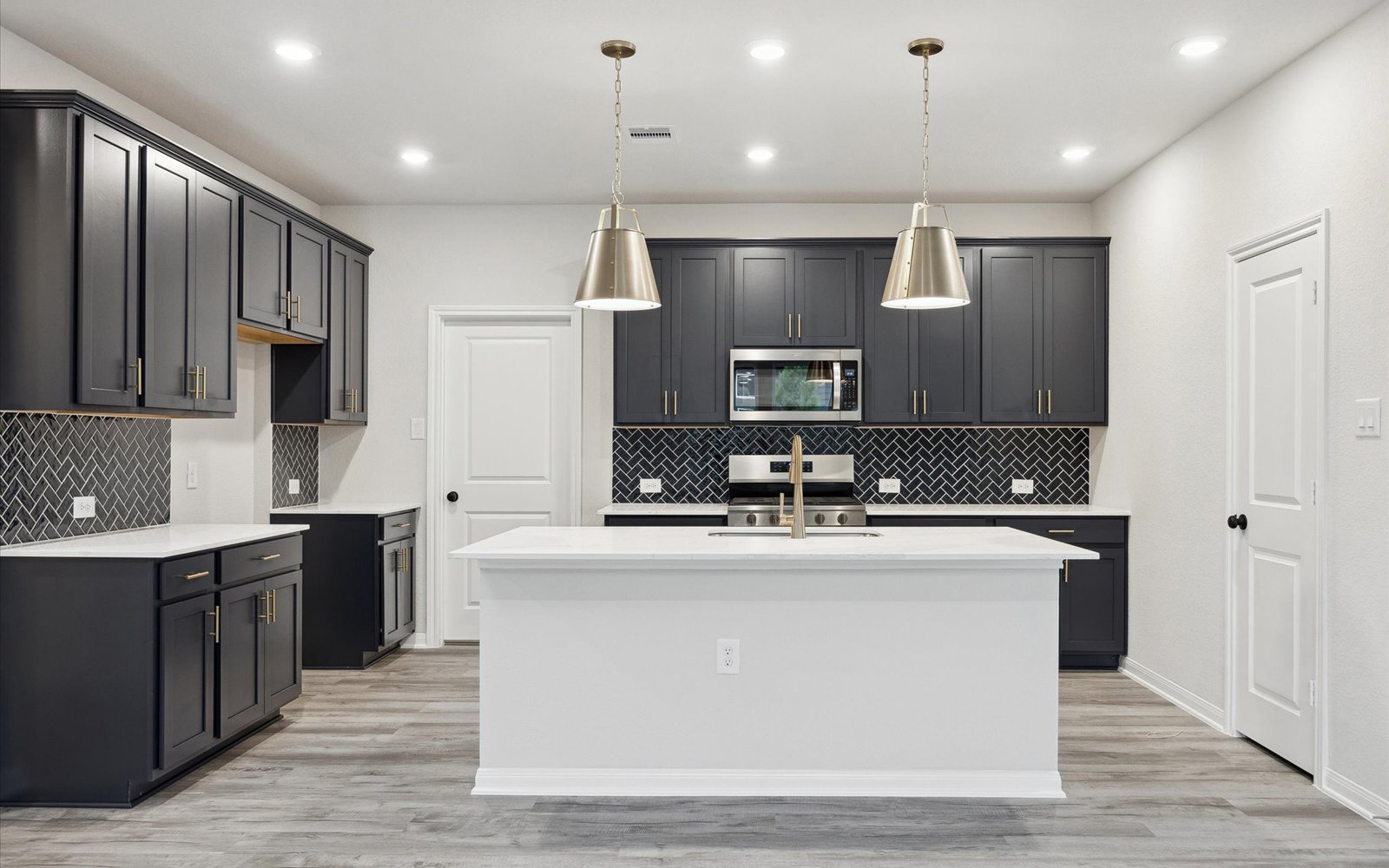 22702 Norcrest Hills Kitchen