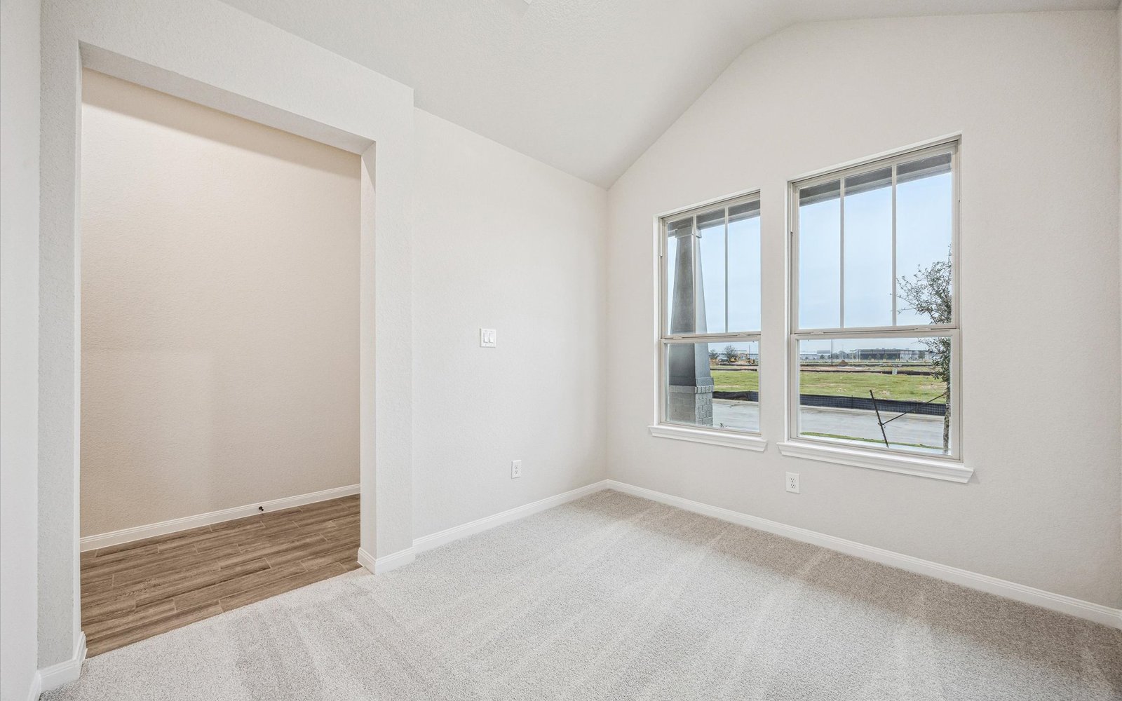 22730 Norcrest Hills Flex Room