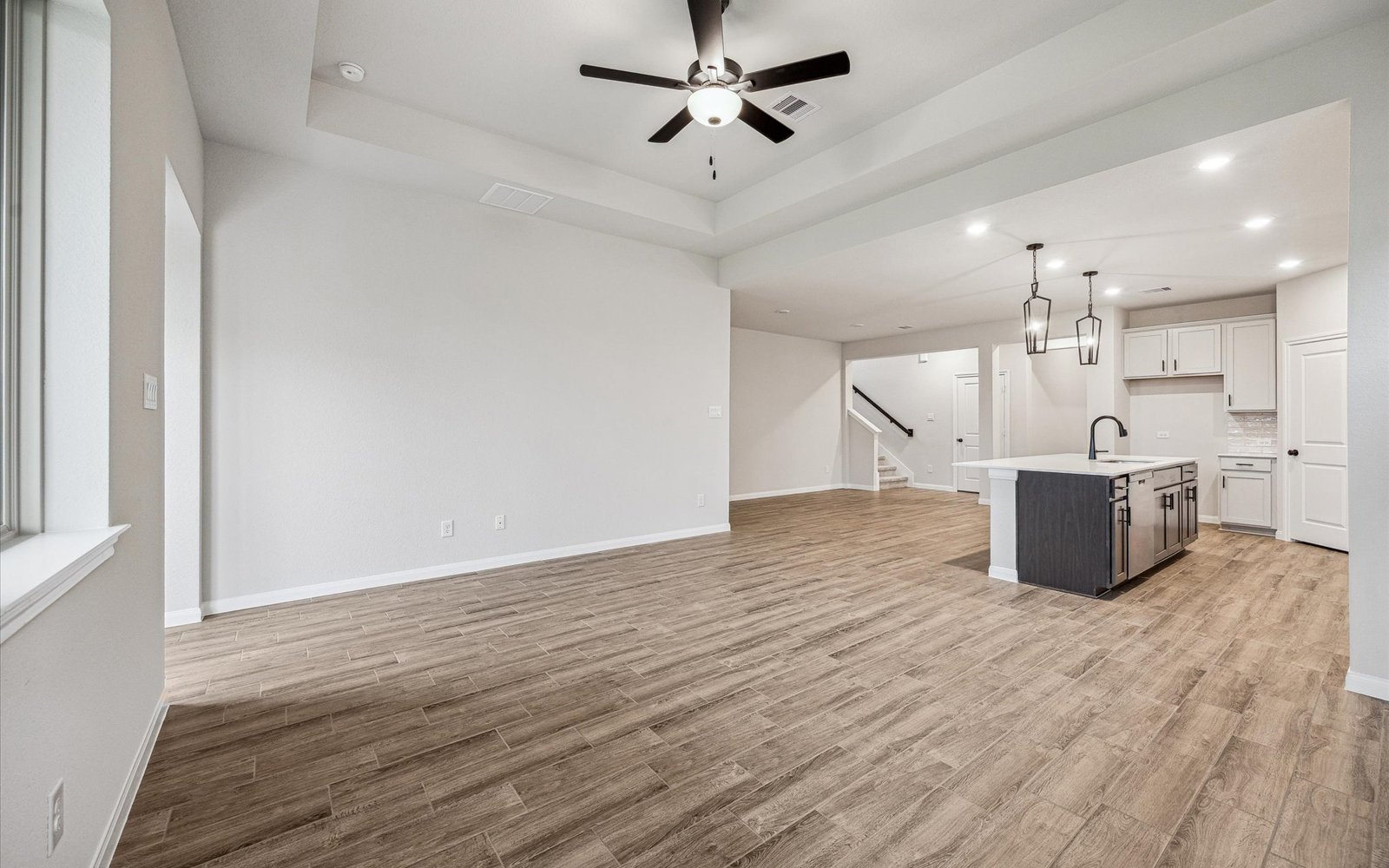 22730 Norcrest Hills Dining Room and Kitchen