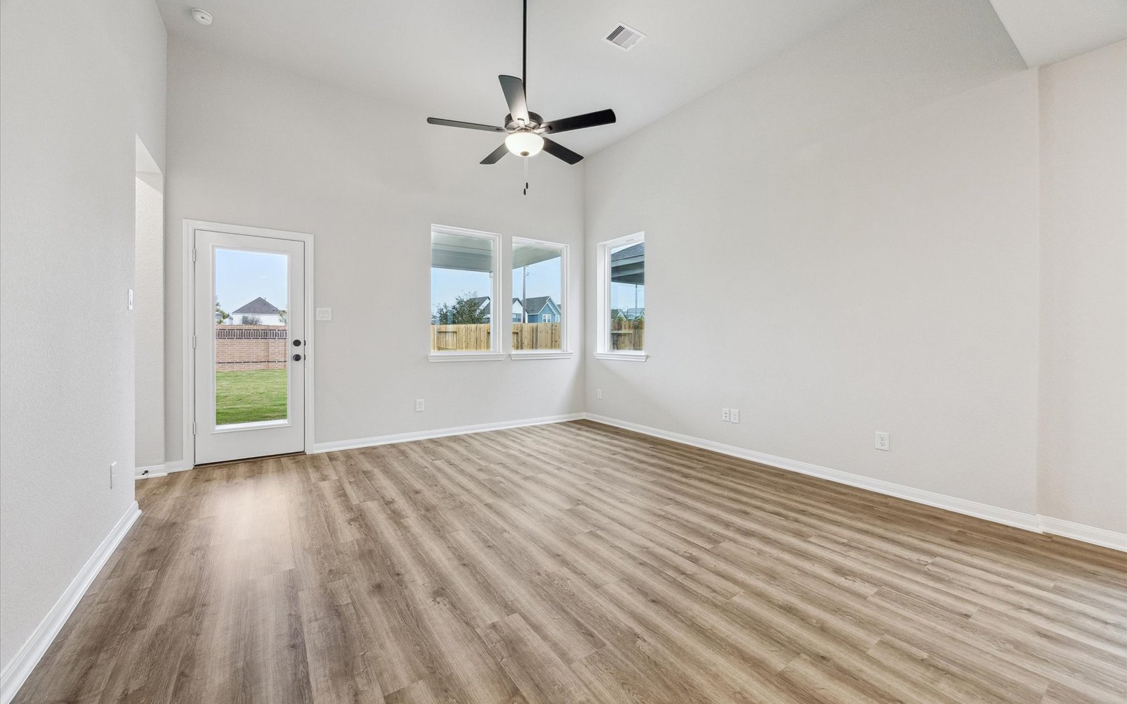 22734 Norcrest Hills Living Room