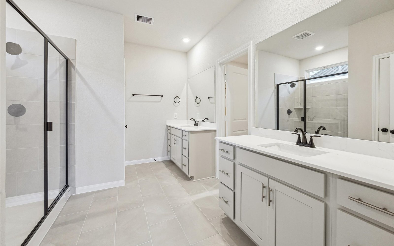 22738 Norcrest Hills Bathroom