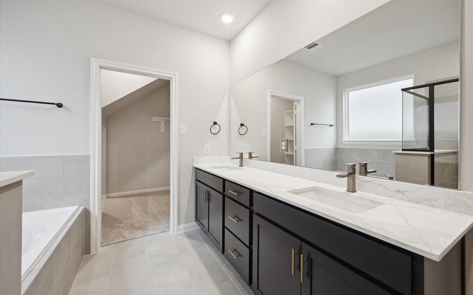 22742 Norcrest Hills Bathroom
