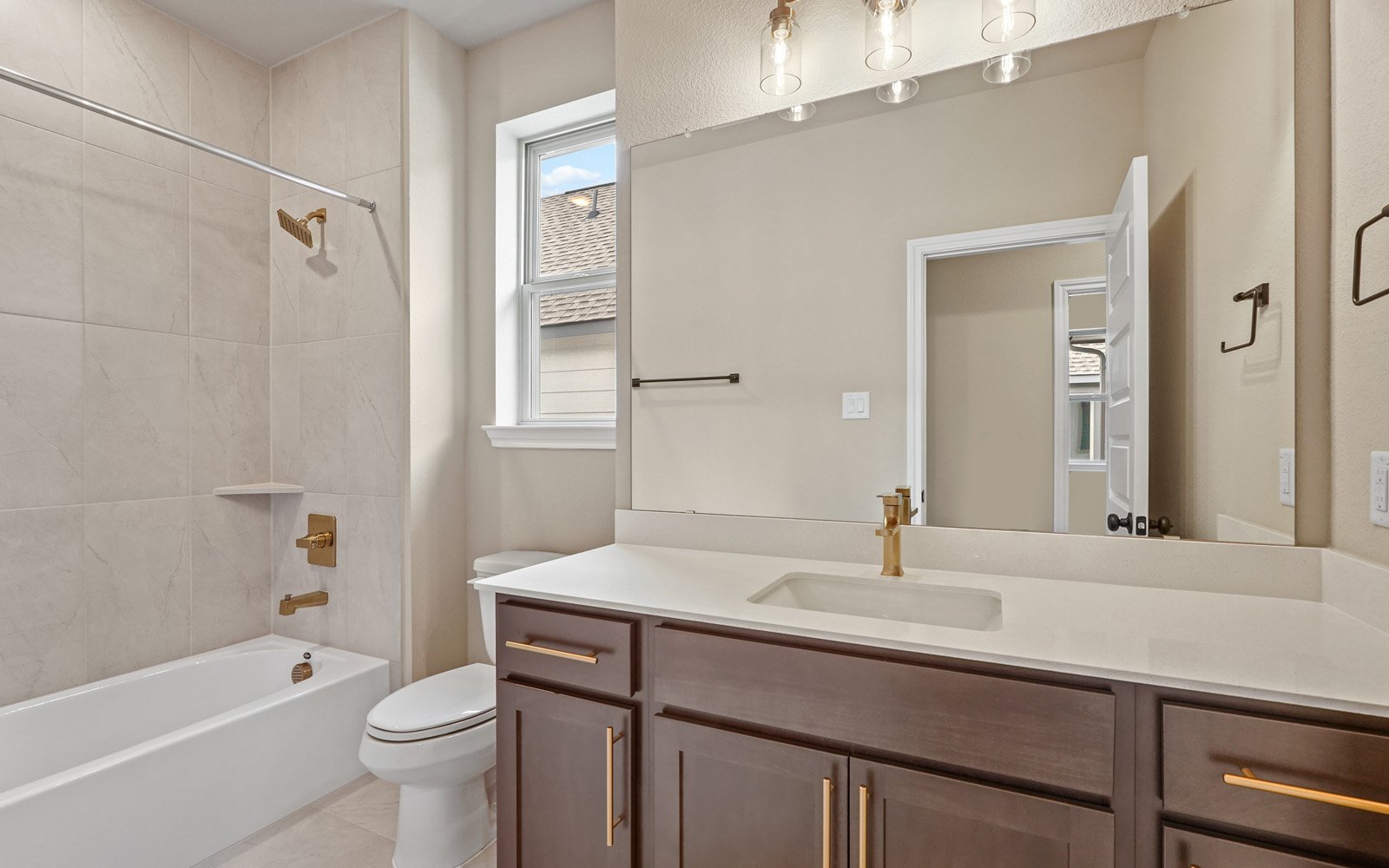 24827 Harrow Meadow Bathroom