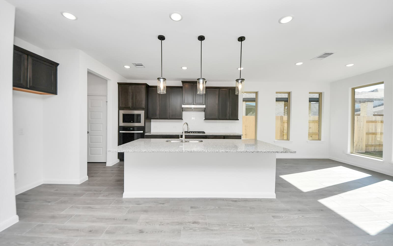 24915 Rosemallow Ridge Kitchen