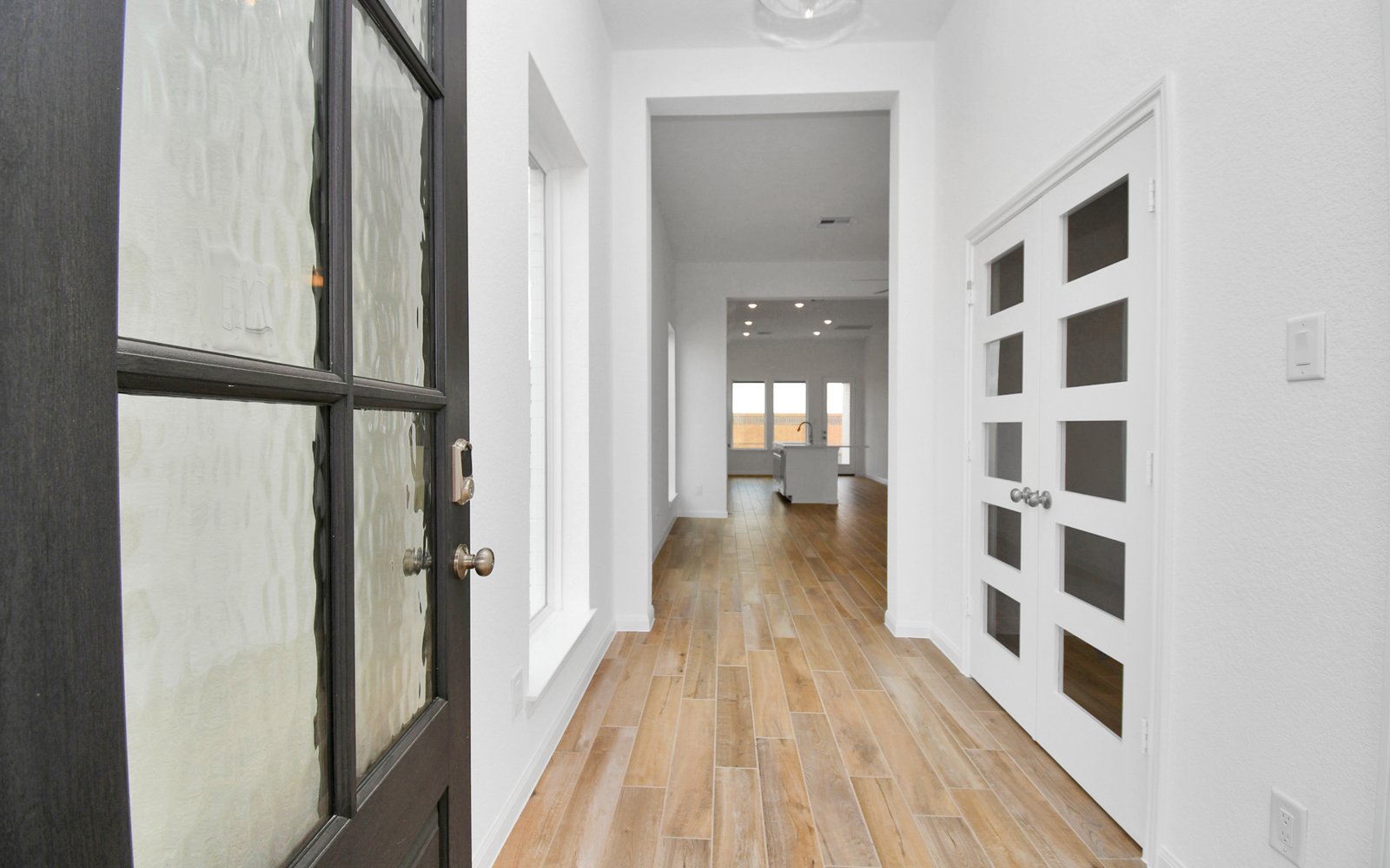 24922 Poppy Terrace Hallway