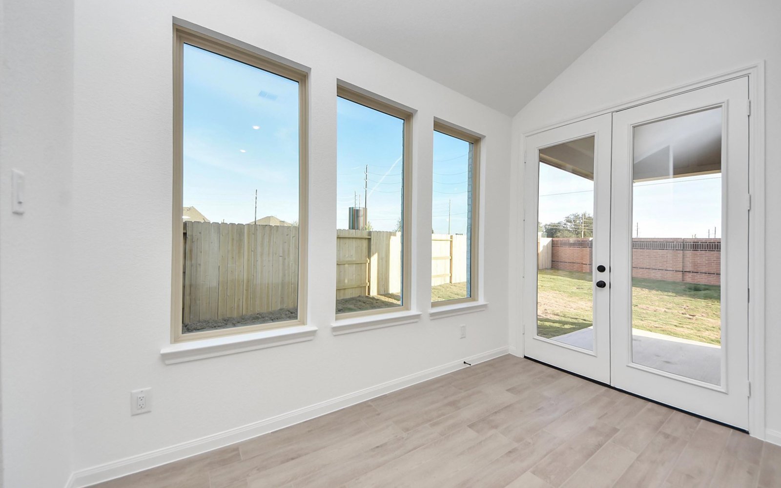 25007 Midnight Willow Living Room