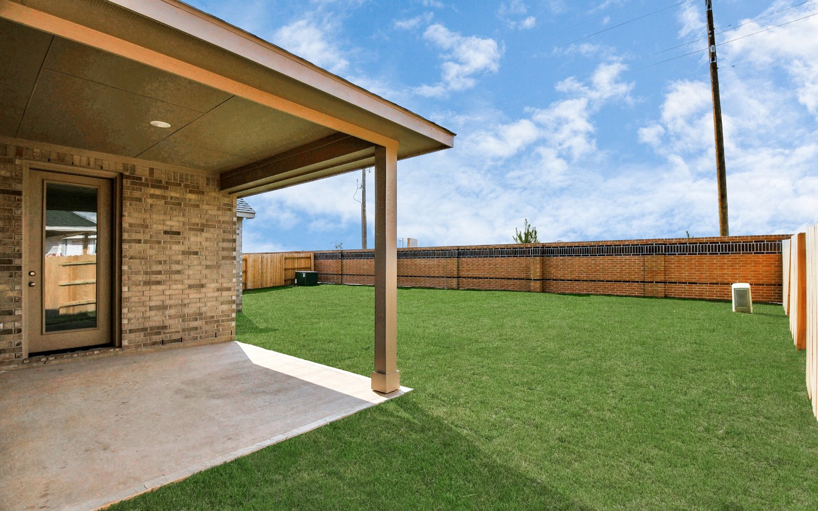 25115 Midnight Willow Back Exterior