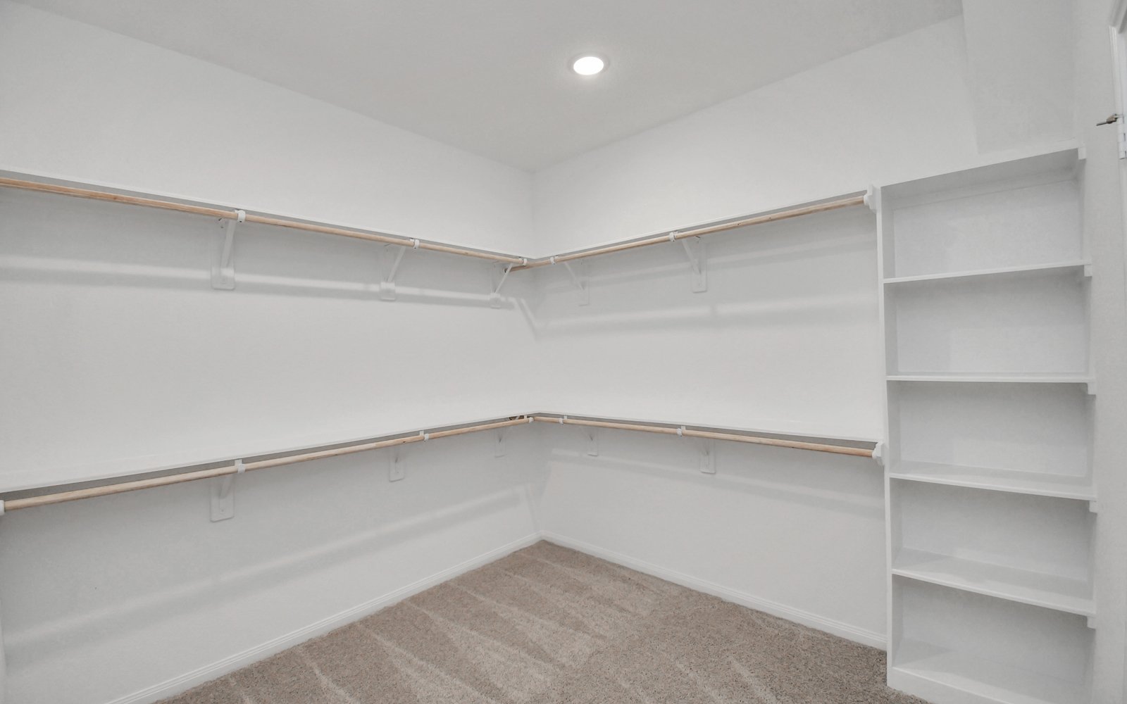 25115 Midnight Willow Closet