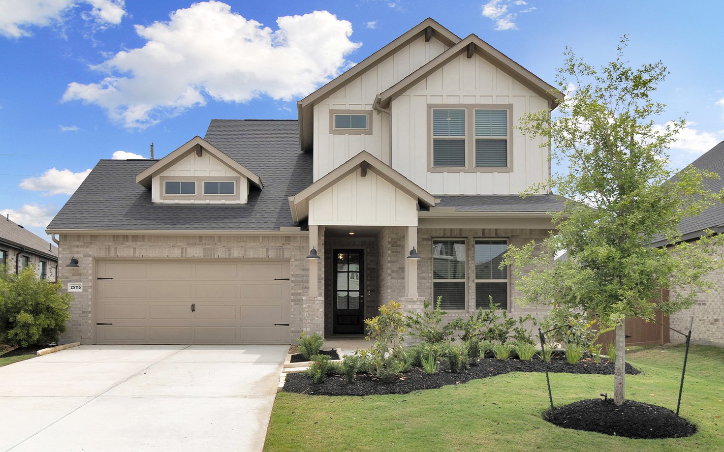 25115 Midnight Willow Front Exterior