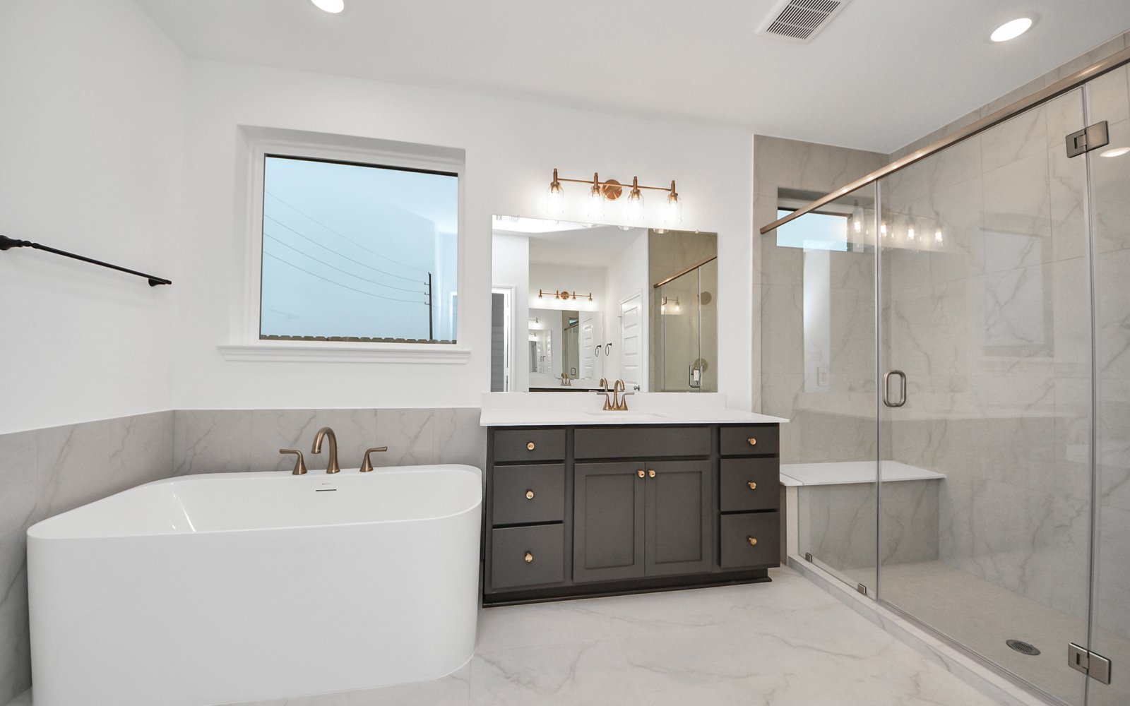 25119 Midnight Willow Bathroom