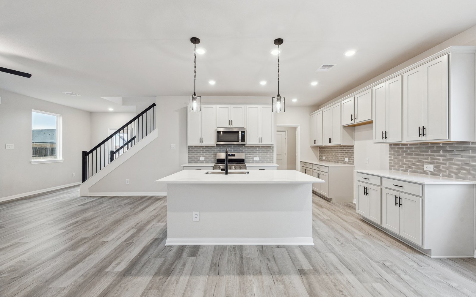 6403 Prospect Oaks Kitchen