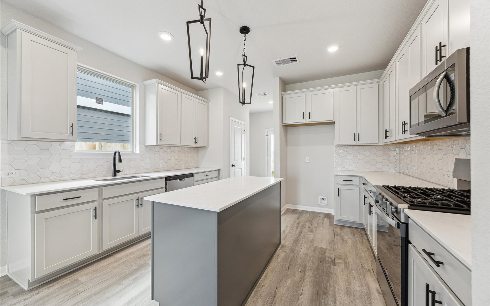 6407 Prospect Oaks Kitchen