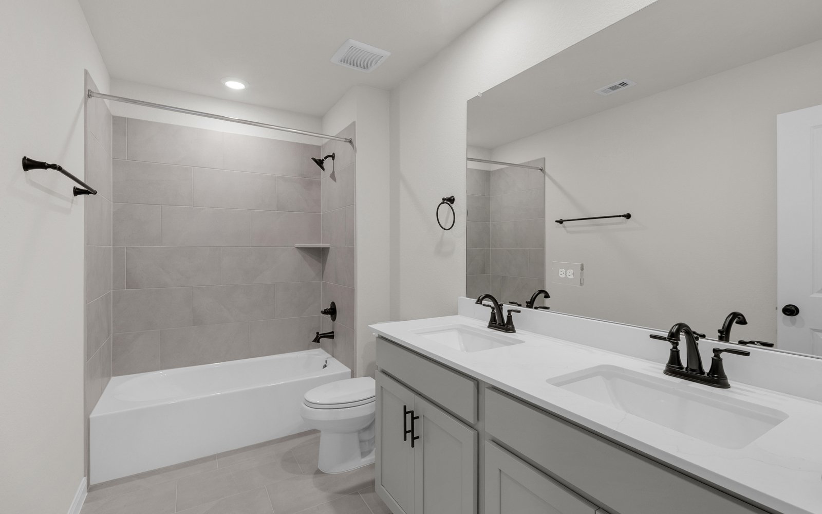 6411 Haltwhistle Bathroom