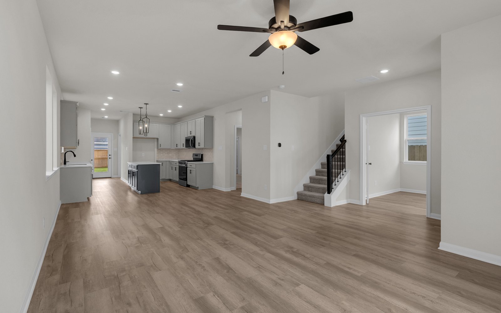 6414 Wildwood Pines Living Room