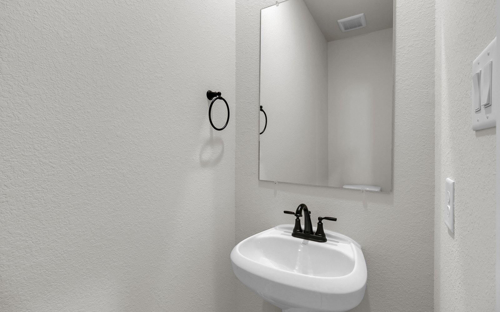 6414 Wildwood Pines Bathroom
