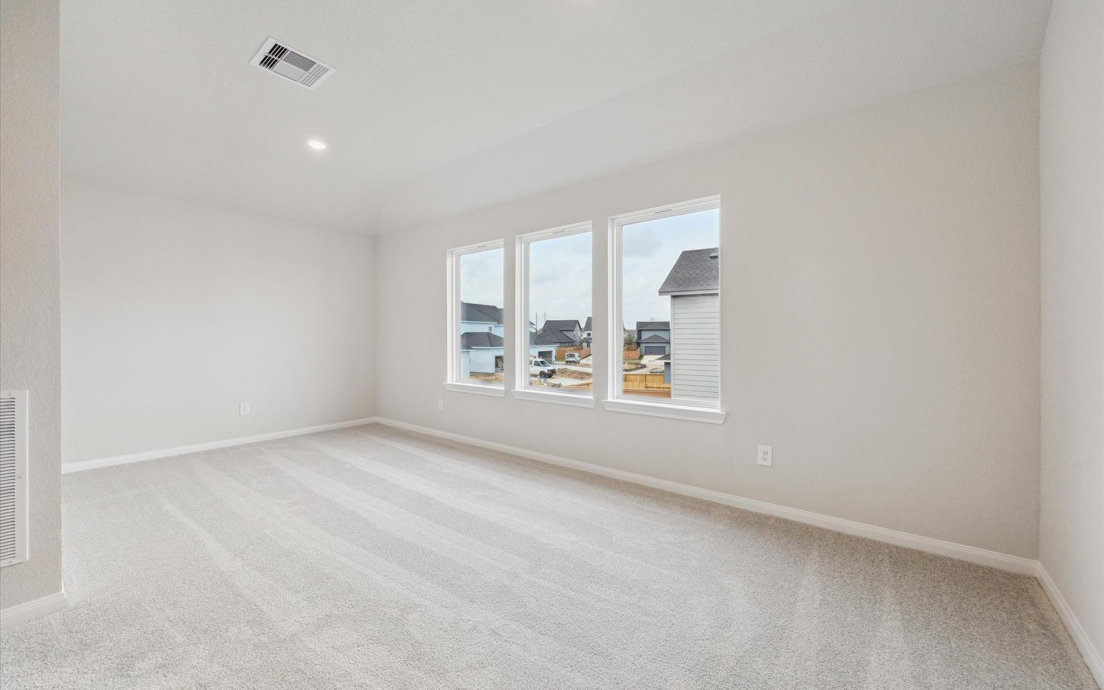 6415 Prospect Oaks Room