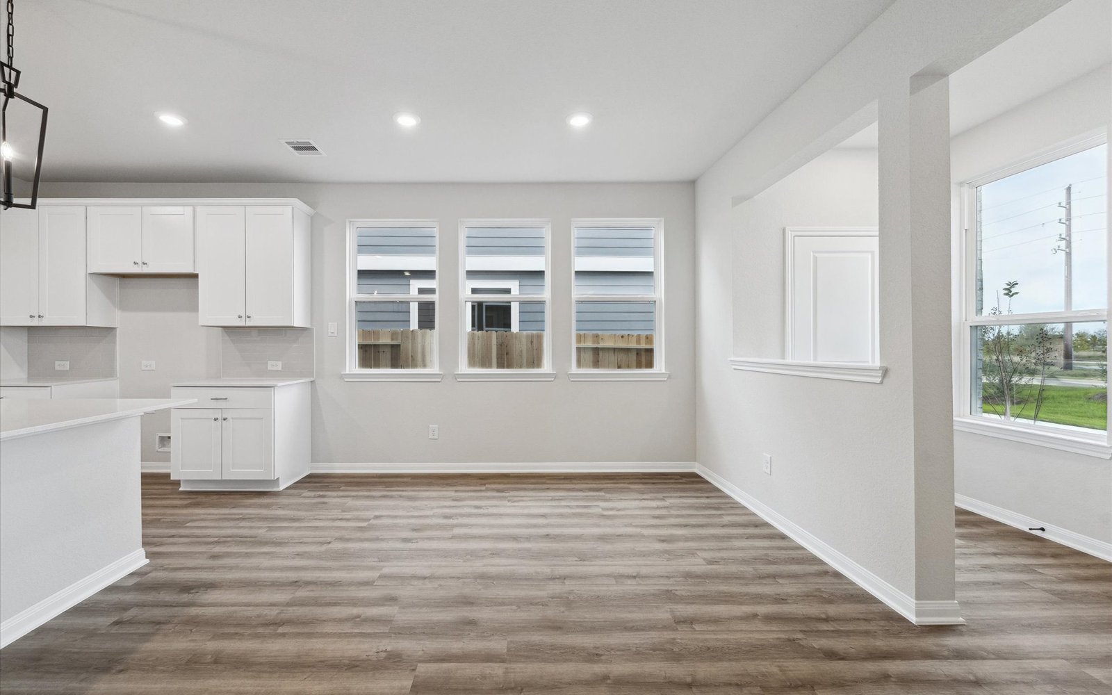 6423 Prospect Oak Living Room