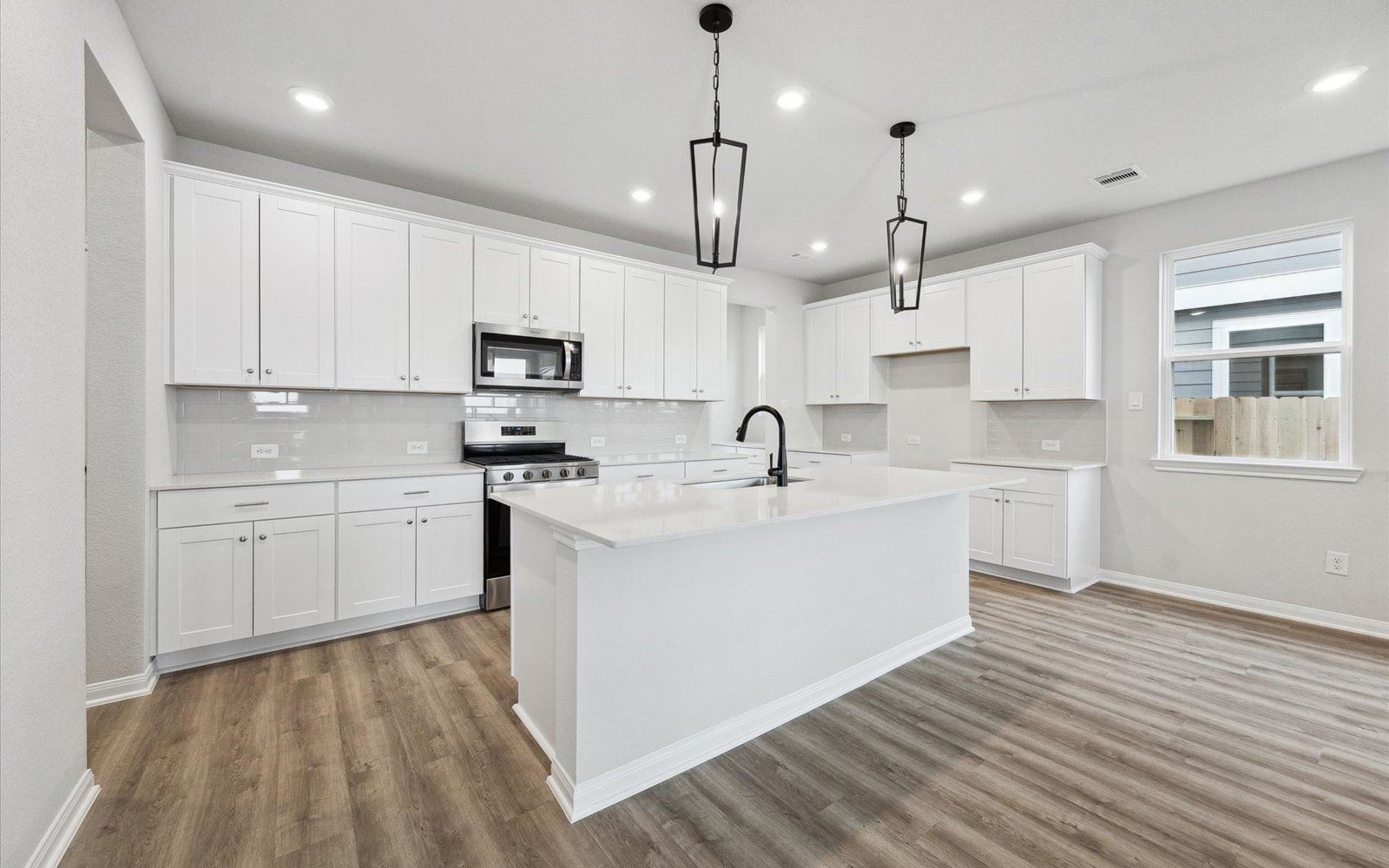 6423 Prospect Oak Kitchen