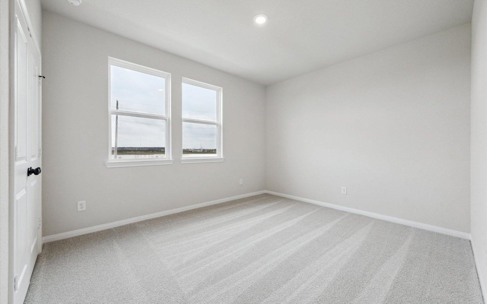 6423 Prospect Oak Bedroom