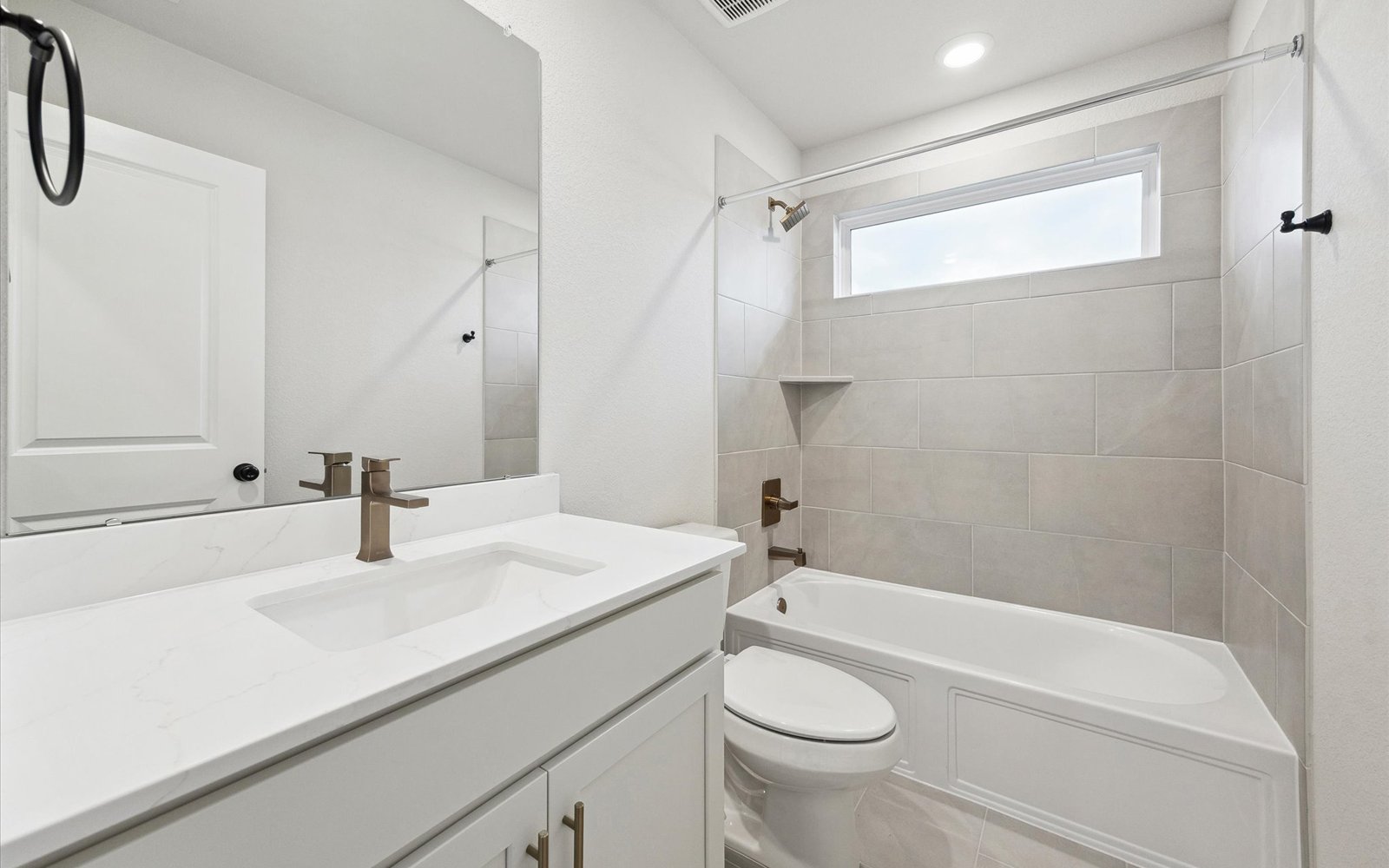 6435 Prospect Oaks Bathroom