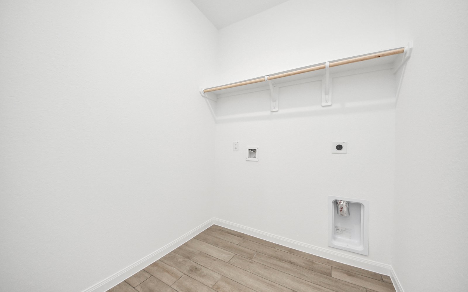 7327 Blue Gentiana Utility Closet