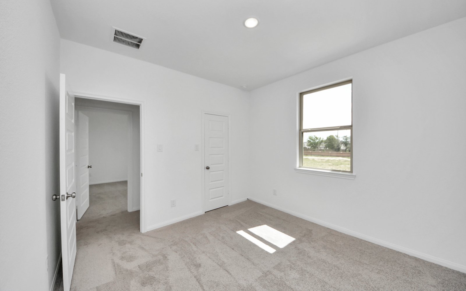 7407 Auburn Wheat Room