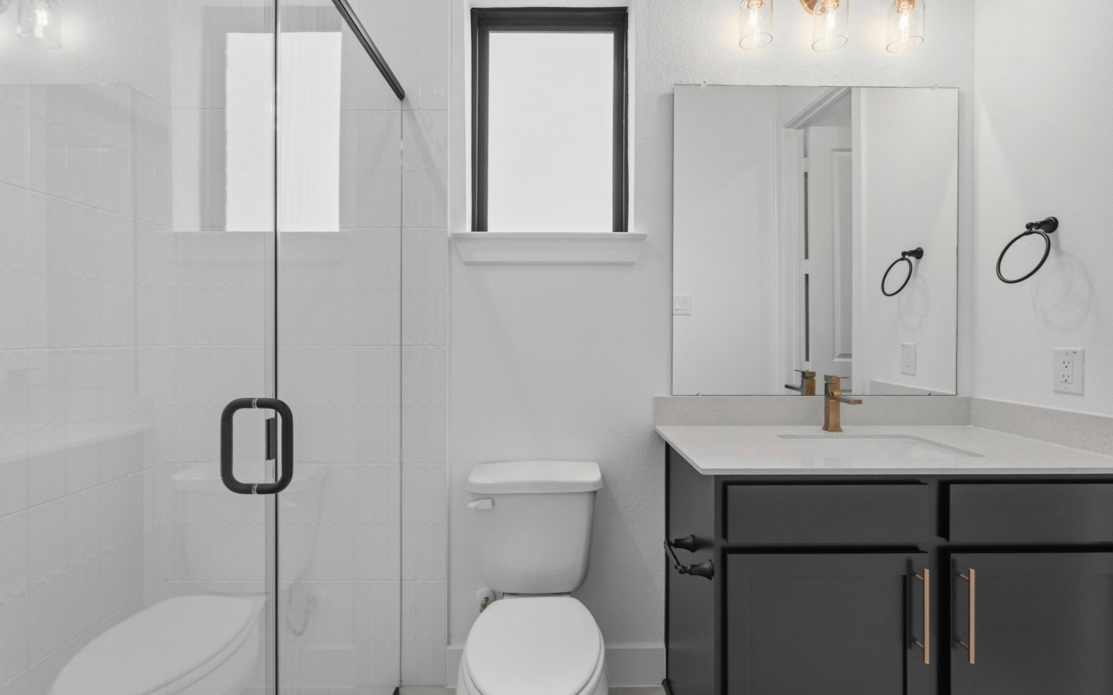 7618 Wildwood Gap Ln Bathroom